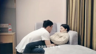 金品梅视频樱井小尤物让纹身小哥在浴盆里洗干净逼逼，口交大鸡巴后入玩着奶子抽插，吊椅上蹂躏，马桶上激情上位浪叫