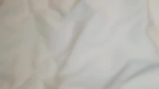销魂蜜桃臀健身美女 ！S型身材爆炸 ！扣穴水声哗哗，超近视角水晶假屌骑坐，美臀上下深插，跳蛋振穴娇喘