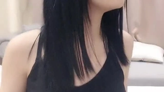 白嫩巨乳新人主播胡萝卜戴套抽插逼自慰很是诱惑