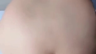 姐妹榨汁机一起跟小哥双飞啪啪，颜值高身材好玩的开活好不粘人，玩奶舔逼交大鸡巴射嘴里